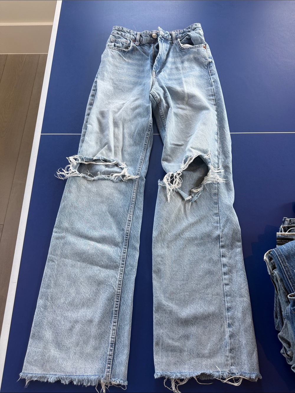 Zara Light Blue Distressed Flare Jeans size 36 us 4